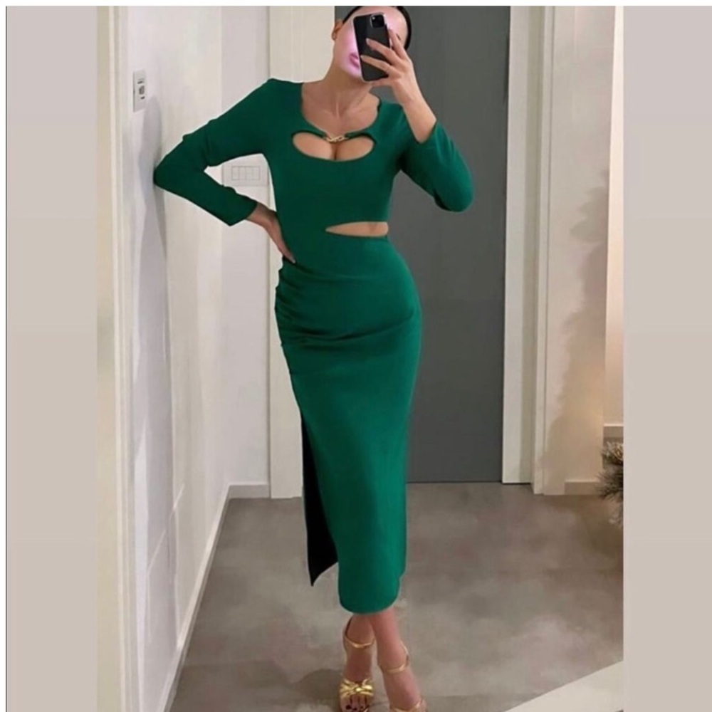 Zara bloggers fav cut out midi dress